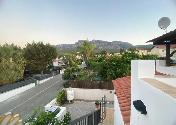 Private With Private Pool And Parking In Alsancak Kyrenia North Cyprus * Phicardou