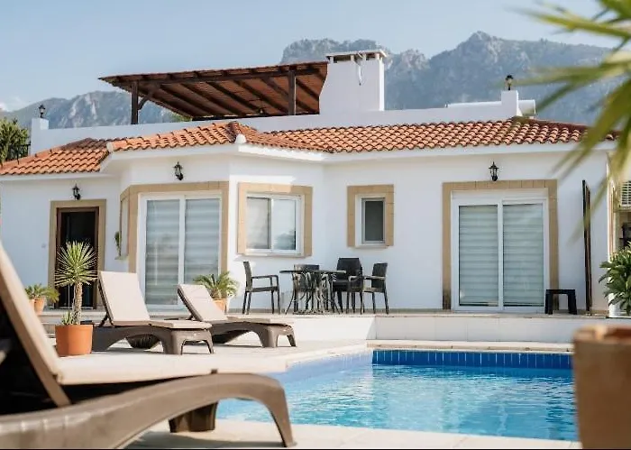 Villa Private With Private Pool And Parking In Alsancak Kyrenia North Cyprus *