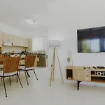 Vila Beautiful With Private Pool Private Parking Karavas Minutes To Clubs Restaurants Cafes Supermarkets Kyrenia North Cyprus Payments Wise Revolut *