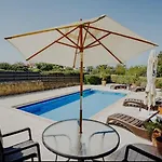 Beautiful With Private Pool Private Parking Karavas Minutes To Clubs Restaurants Cafes Supermarkets Kyrenia North Cyprus Payments Wise Revolut Vila
