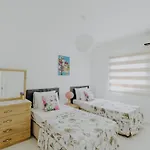 Beautiful With Private Pool Private Parking Karavas Minutes To Clubs Restaurants Cafes Supermarkets Kyrenia North Cyprus Payments Wise Revolut Phicardou