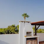 Vila Beautiful With Private Pool Private Parking Karavas Minutes To Clubs Restaurants Cafes Supermarkets Kyrenia North Cyprus Payments Wise Revolut
