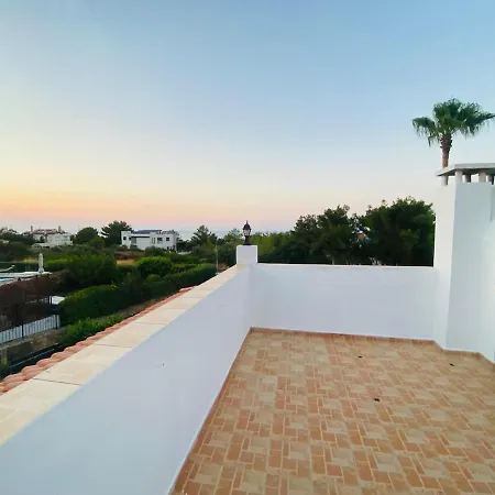Alsancak Kyrenia 3 Bed Family Bungalow With Private Pool, Barbeque Roof Top 5 Minutes To Merit Hotel Villa Phicardou