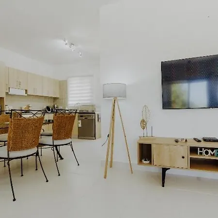 Villa Beautiful With Private Pool Private Parking Karavas Minutes To Clubs Restaurants Cafes Supermarkets Kyrenia North Cyprus Payments Wise Revolut *