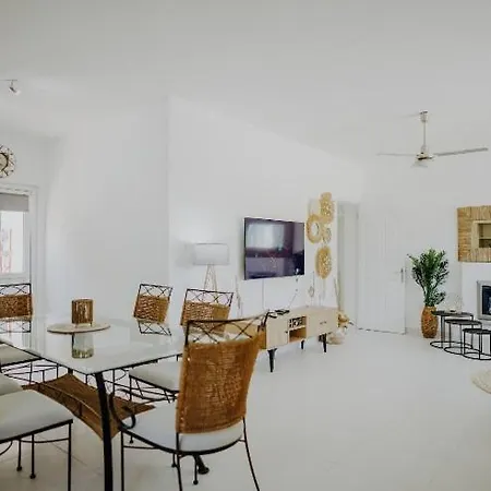 Beautiful With Private Pool Private Parking Karavas Minutes To Clubs Restaurants Cafes Supermarkets Kyrenia North Cyprus Payments Wise Revolut Villa Phicardou