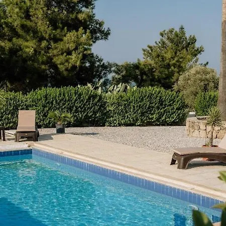 Beautiful With Private Pool Private Parking Karavas Minutes To Clubs Restaurants Cafes Supermarkets Kyrenia North Cyprus Payments Wise Revolut Phicardou