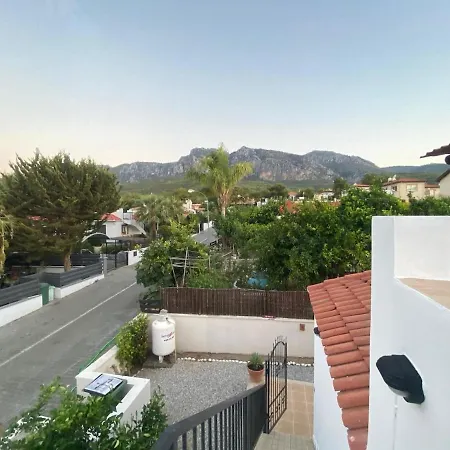 Alsancak Kyrenia 3 Bed Family Bungalow With Private Pool, Barbeque Roof Top 5 Minutes To Merit Hotel * Phicardou