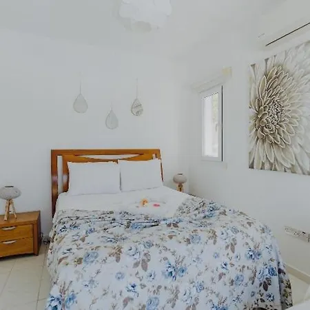 Villa Beautiful With Private Pool Private Parking Karavas Minutes To Clubs Restaurants Cafes Supermarkets Kyrenia North Cyprus Payments Wise Revolut *