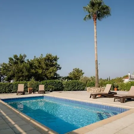 Beautiful With Private Pool Private Parking Karavas Minutes To Clubs Restaurants Cafes Supermarkets Kyrenia North Cyprus Payments Wise Revolut Phicardou