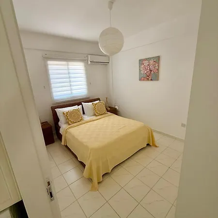 Alsancak Kyrenia 3 Bed Family Bungalow With Private Pool, Barbeque Roof Top 5 Minutes To Merit Hotel Villa Phicardou