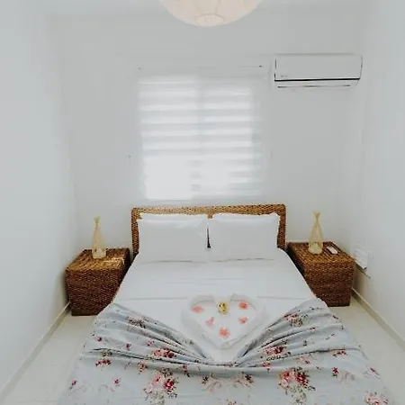 Villa Beautiful With Private Pool Private Parking Karavas Minutes To Clubs Restaurants Cafes Supermarkets Kyrenia North Cyprus Payments Wise Revolut *