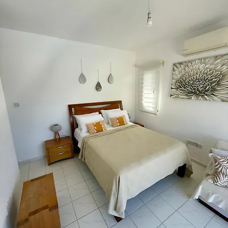 Beautiful With Private Pool Private Parking Karavas Minutes To Clubs Restaurants Cafes Supermarkets Kyrenia North Cyprus Payments Wise Revolut Villa *