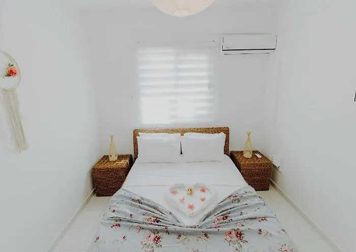 Villa Private With Private Pool And Parking In Alsancak Kyrenia North Cyprus *